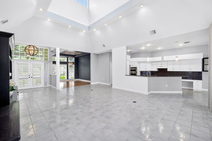 Building Photo - 11592 Timberline Cir