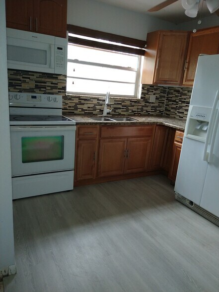 Building Photo - 335 NW 50th St