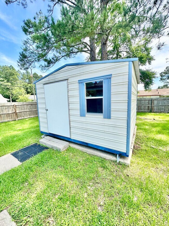 Building Photo - Nice 4 Bedroom 2 Bath House for Rent!