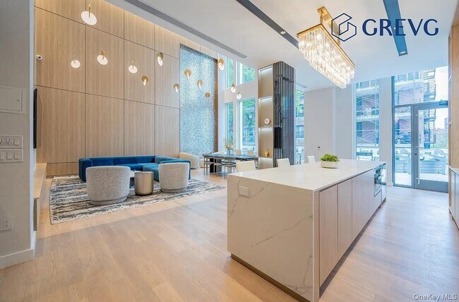 Building Photo - 136-18 Maple Ave