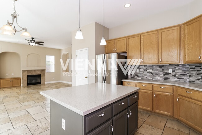 Building Photo - 4202 Mockingbird Ct