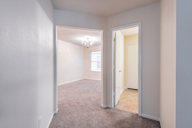 Building Photo - 5007 Oak Stand Ct