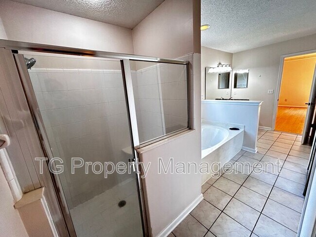 Building Photo - 1449 Blue Heron Ln N