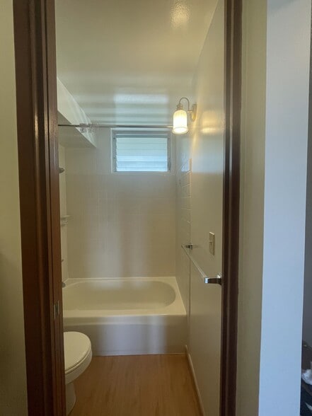 bathroom - 1555 Pohaku St
