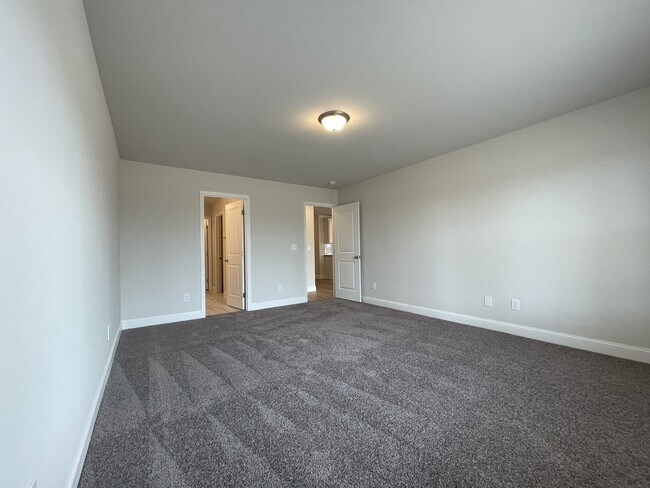 Building Photo - 12869 Tallulah Dr