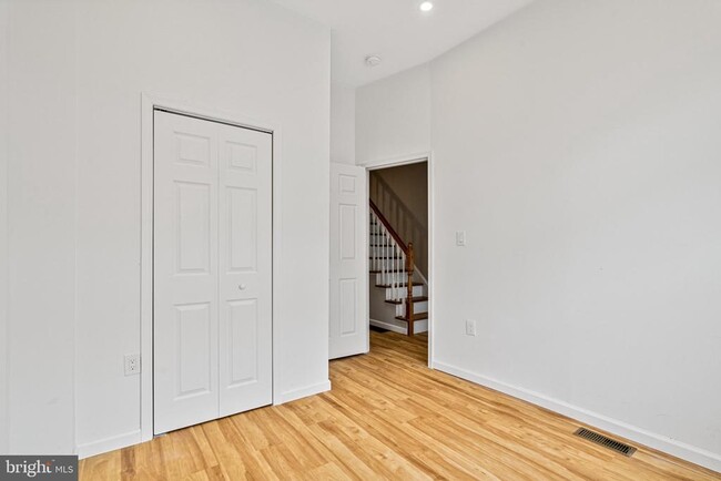 Building Photo - 1718 Edgley St