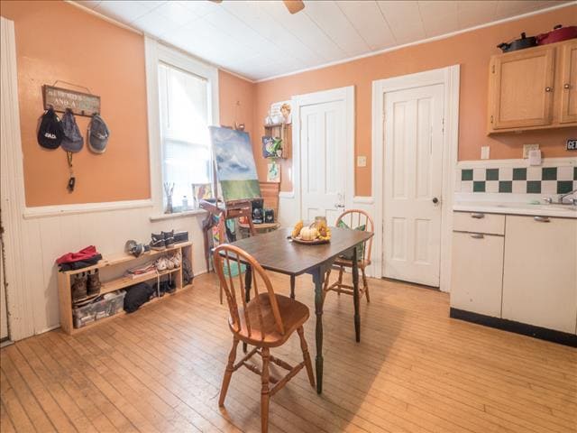 Kitchen - 2579 N Bartlett Ave