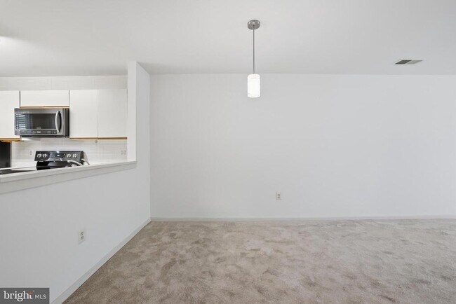 Building Photo - 2844 Yarling Ct