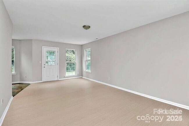 Building Photo - 3737 Kadey Dr