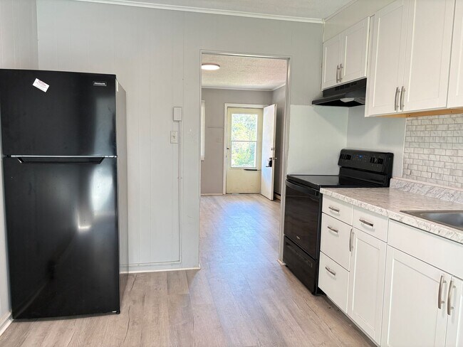 Building Photo - 511 Everett Ln