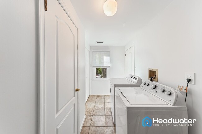 Building Photo - House for Rent in Coatesville