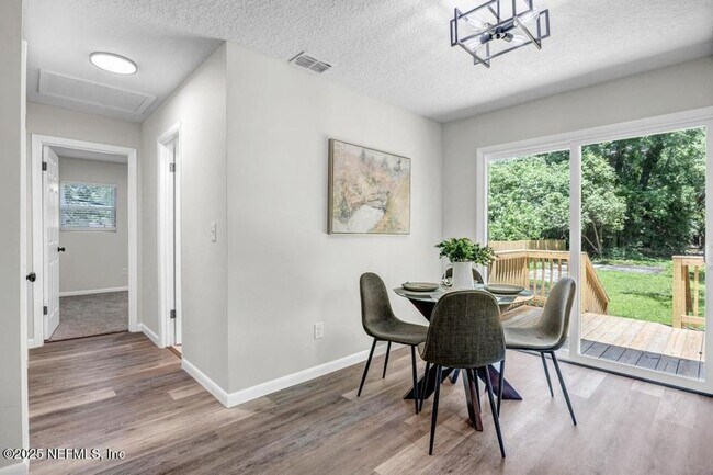 Building Photo - Waterfront 3 BR 2 BA Remodeled Rental Home