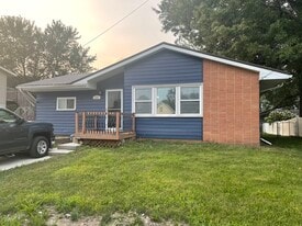 Building Photo - 606 E Jasper St