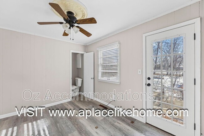 Building Photo - 515 E Sheridan St