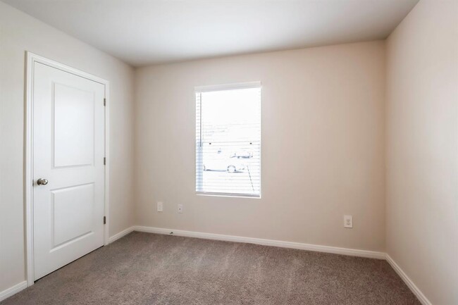 Building Photo - 15678 Briar Forest Dr