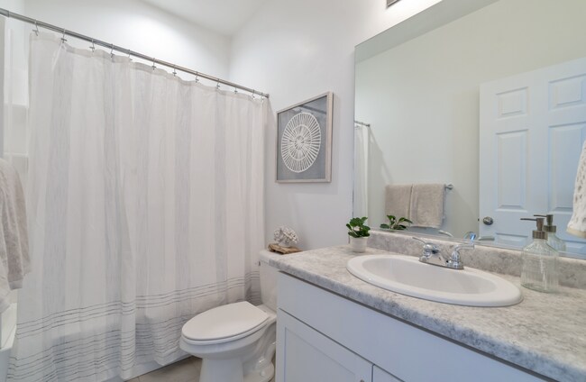 Building Photo - 5 bedroom 3.5 bathroom home in Lehi.