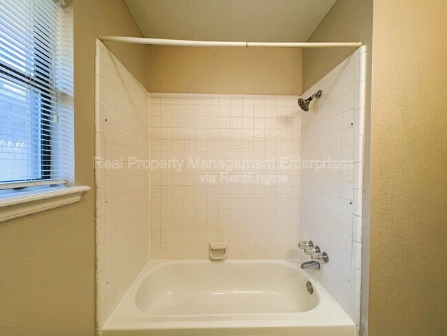 Building Photo - 5804 Republic Dr