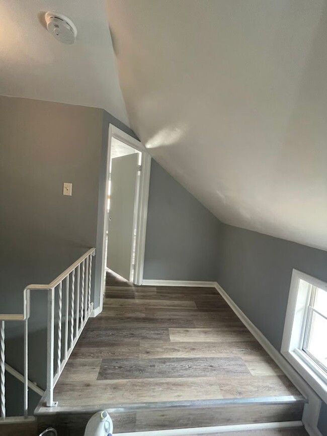 Building Photo - Completely Remodeled
