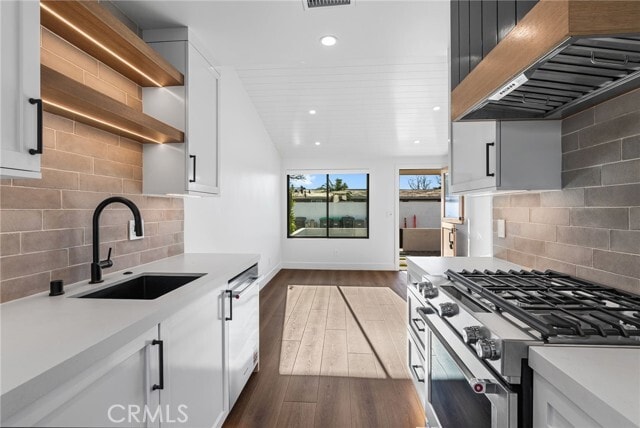 Building Photo - 251 Costa Mesa St