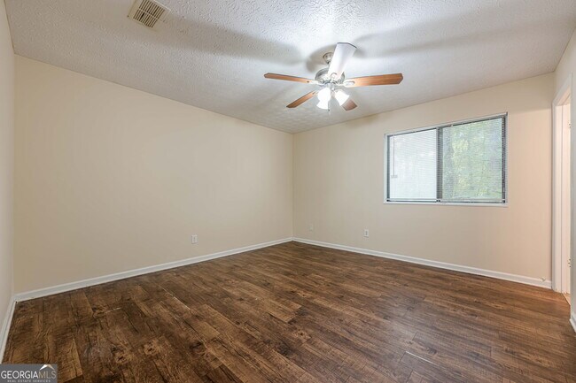 Building Photo - 3256 Brisbane Way