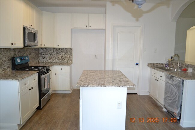 Building Photo - 6242 Piedra Negras Ct