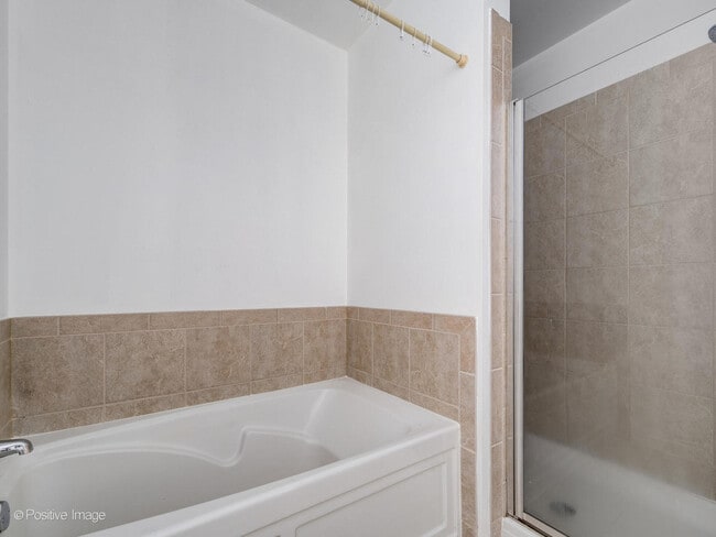 Building Photo - 8 W Monroe St