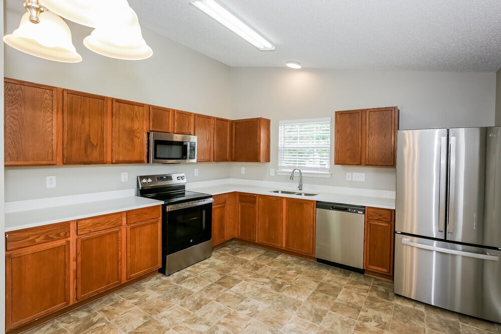 Building Photo - 1405 Summer Coach Dr