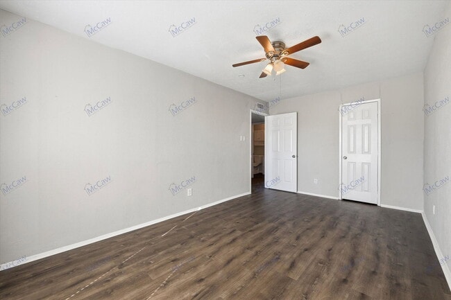 Building Photo - 7400 Butternut Ct