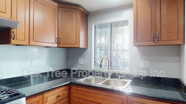 Building Photo - 2219 23rd Ave