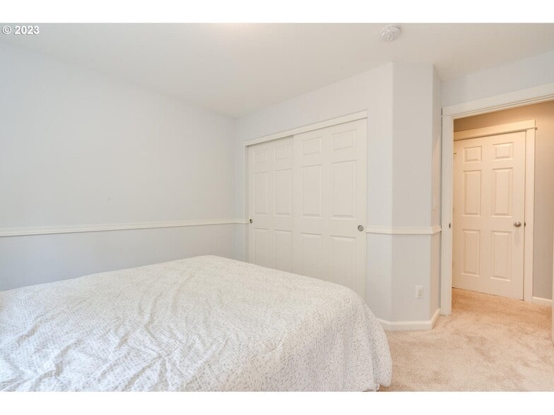 Building Photo - 11381 SE Bethany Dr