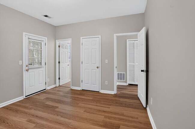 Building Photo - 730 Celeste Ln