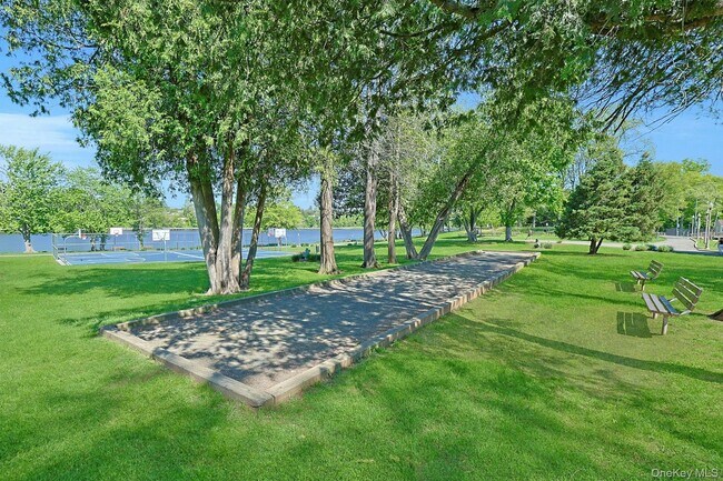 Building Photo - 962 US-9W