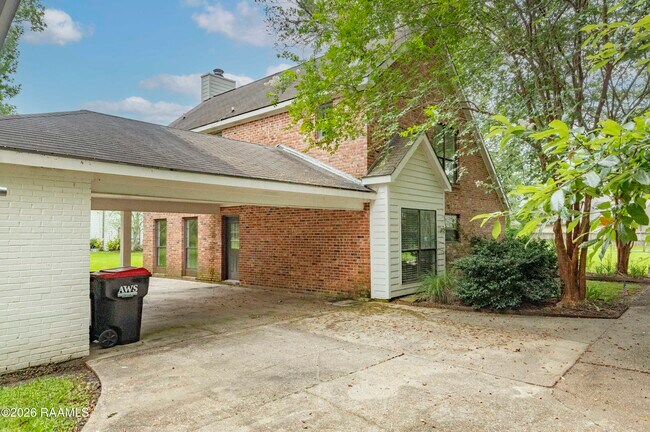 Building Photo - 308 Burdin Rd