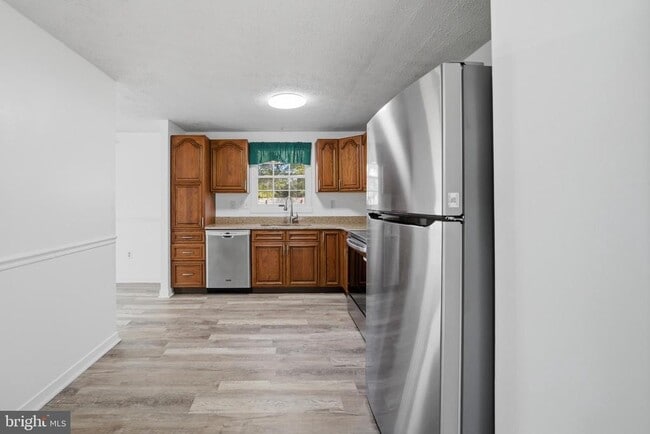 Building Photo - 26 Dover Ln