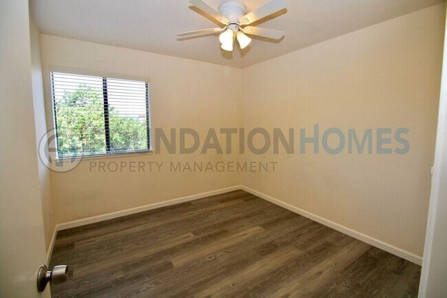 Building Photo - 404 San Marin Dr