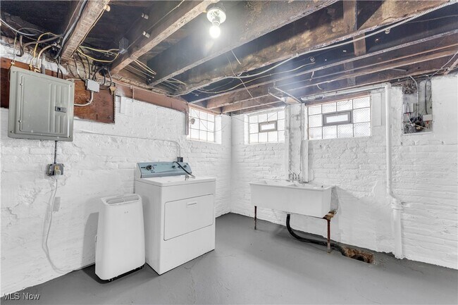 Building Photo - 17604 Mapleboro Ave