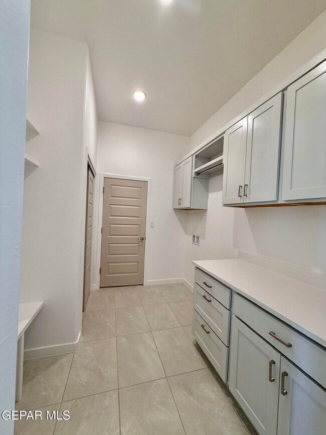 Building Photo - 13912 Garforth Ave