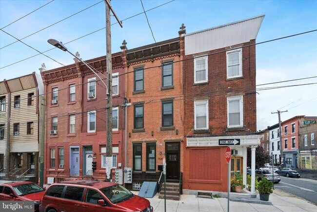 Primary Photo - 1438 Tasker St