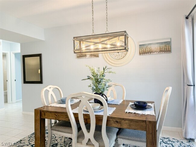 Building Photo - 788 Park Shore Dr