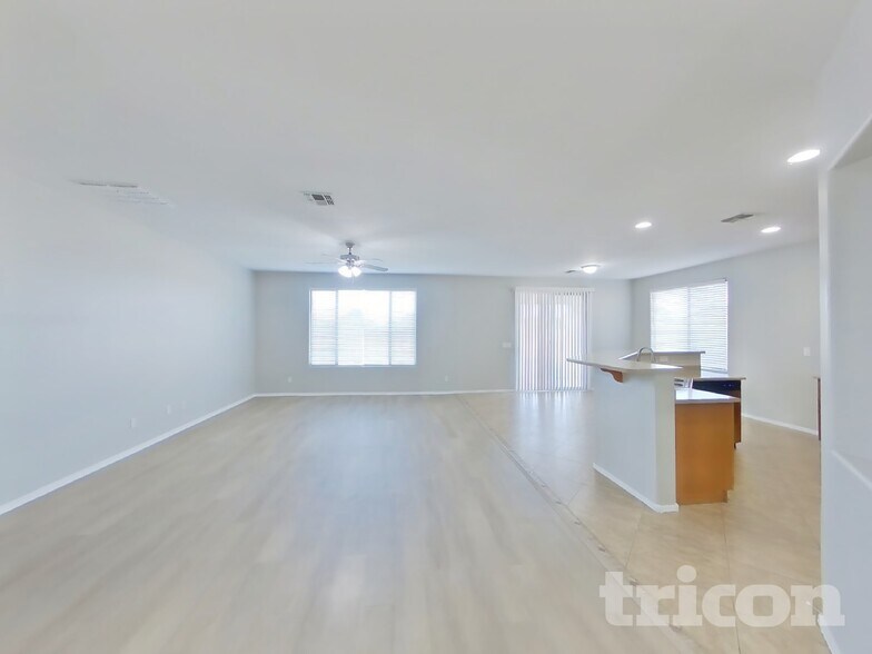 Building Photo - 6624 S 45th Glen