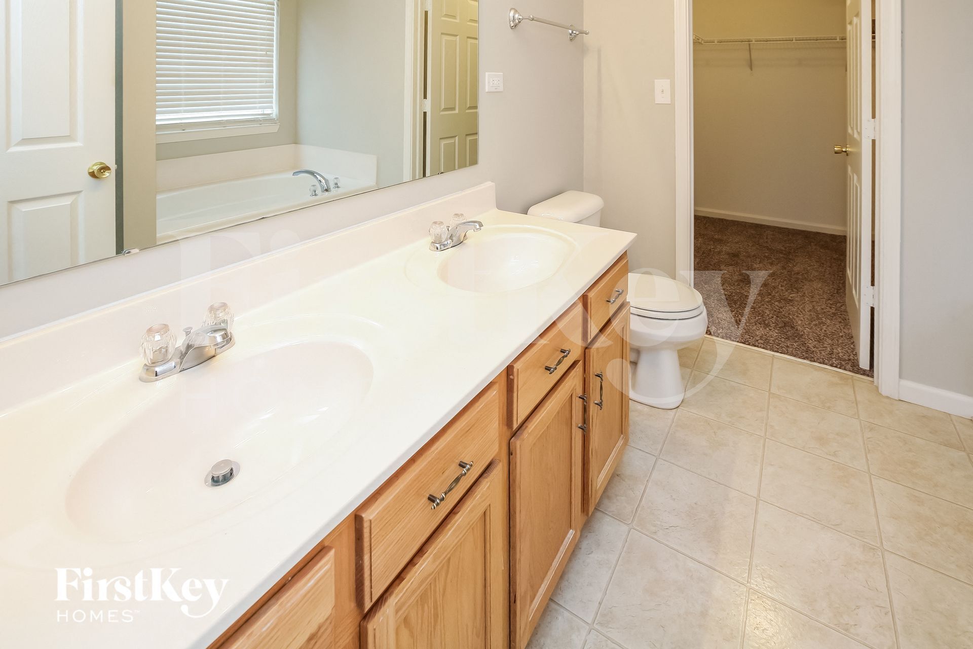 Building Photo - 8775 N Springview Dr