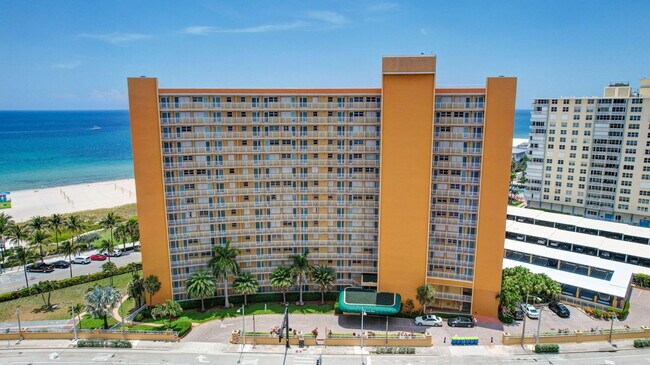 Building Photo - 328 N Ocean Blvd