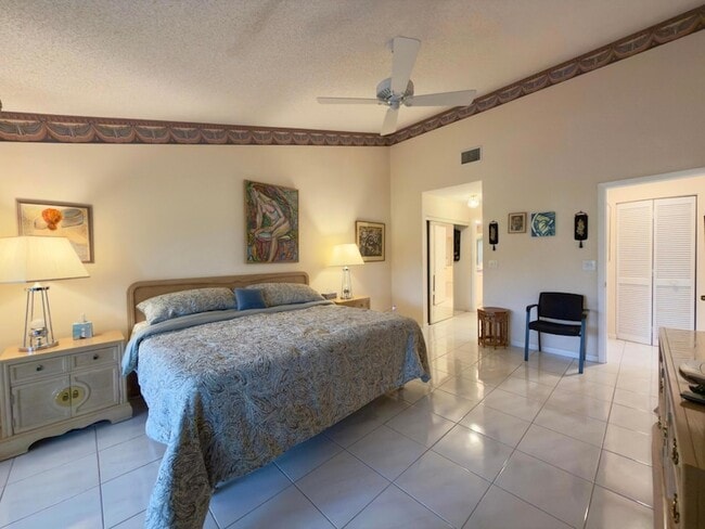 Building Photo - 7922 Sandy Pointe Dr