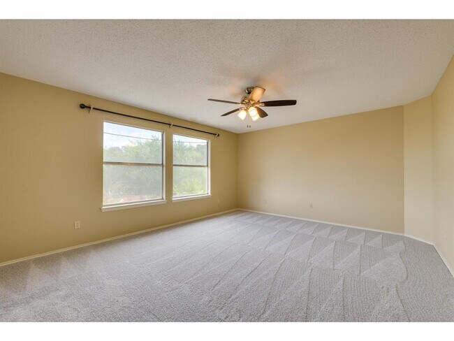 Building Photo - 3912 Lemos Dr