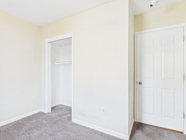 Building Photo - 604 W Vine St