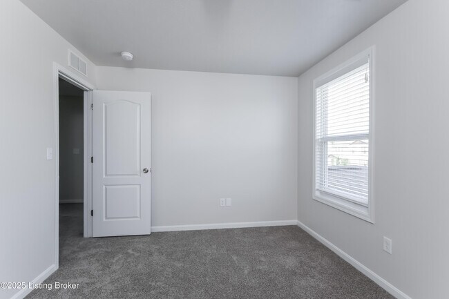 Building Photo - 6787 Brittany Oak Dr