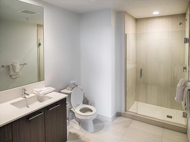 Building Photo - 11911 Freedom Dr