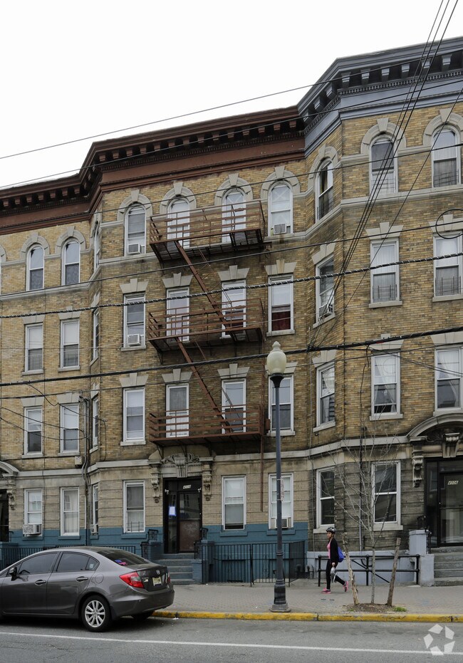 Building Photo - 4508 Park Ave