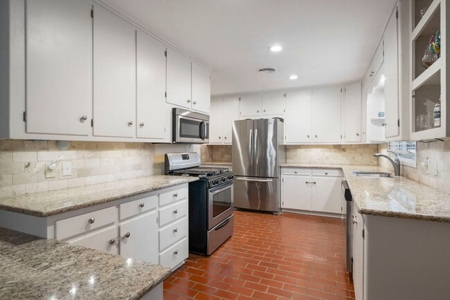 Building Photo - 4518 E 40th St