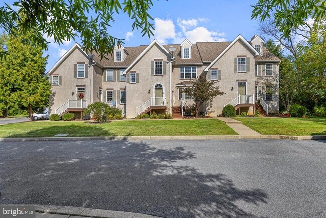 Building Photo - 312 River Birch Cir